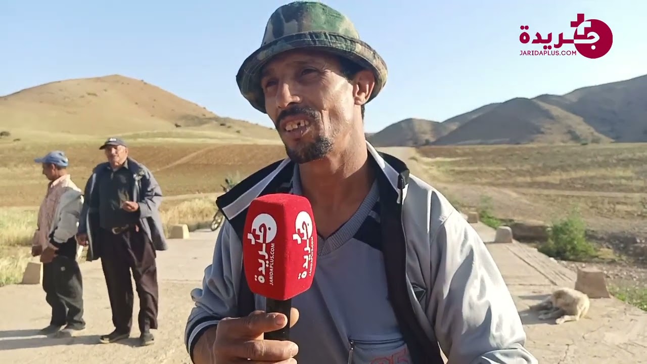 جولة الأستاذ الصوفي رفقة بعض الساكنة للوقوف على بعض المشاريع المختلة بجماعة خميس لقصيبة
