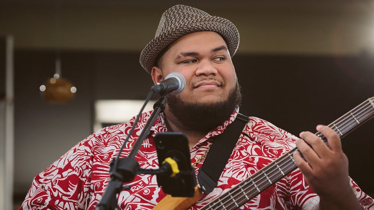 Josh Tatofi - Kaneohe (HI Sessions Live Music Video)