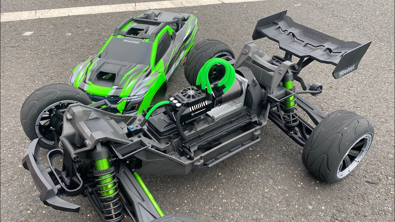 Traxxas XRT 102 Km h Max 5 Combo ￼ ￼￼Weelymachine