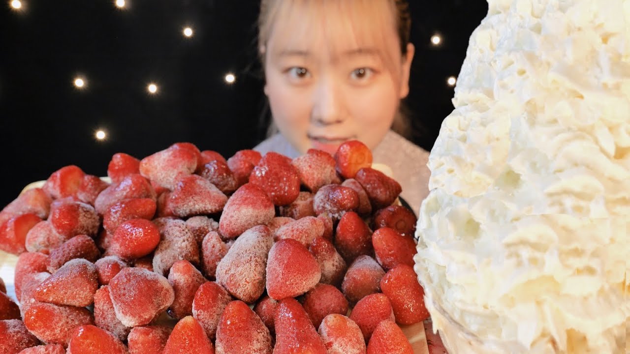 ASMR 冷凍いちご ホイップクリーム Frozen Strawberry Whipped Cream 냉동 딸기 생크림【咀嚼音/大食い/Mukbang/Eating Sounds】