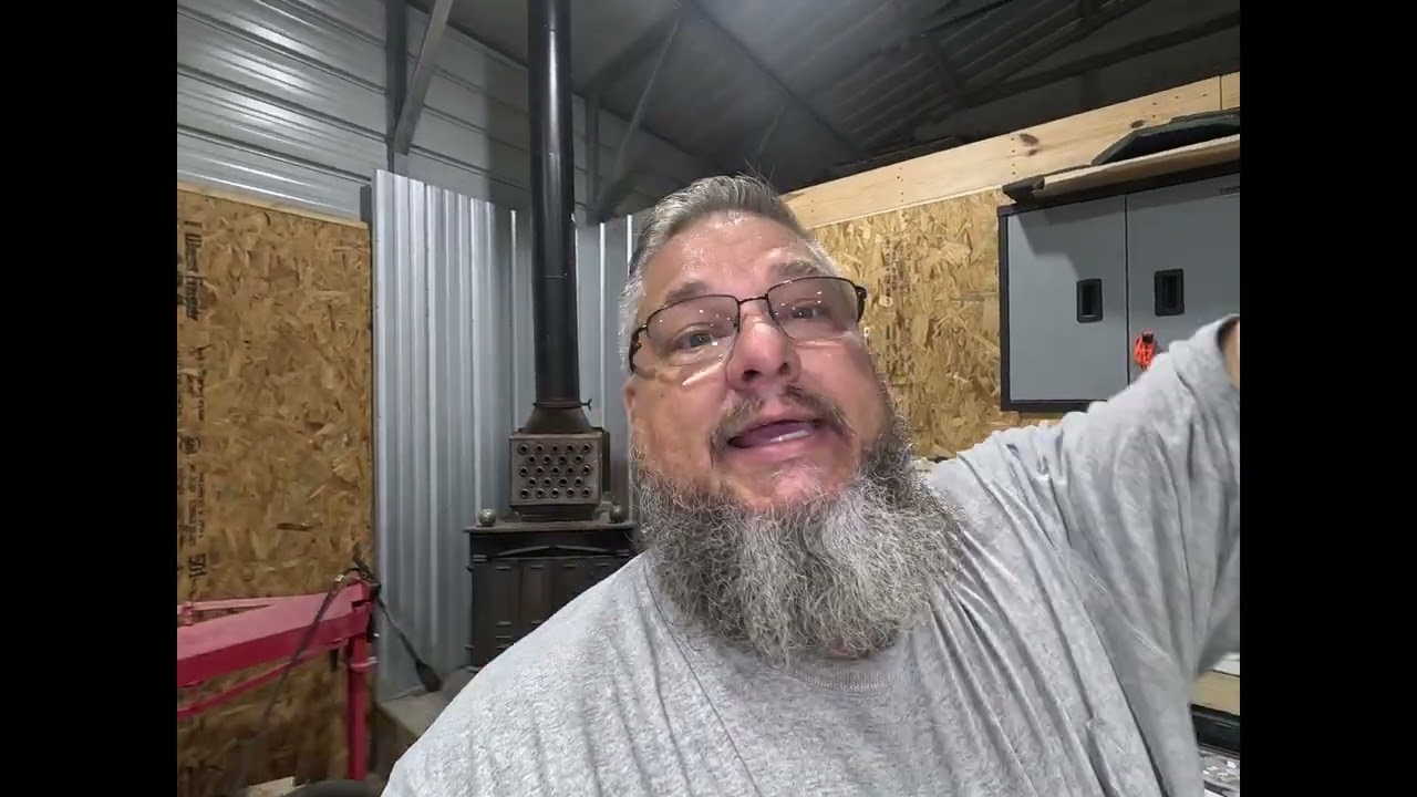 Установка видеорегистратора в Ford Explorer 2021 года.