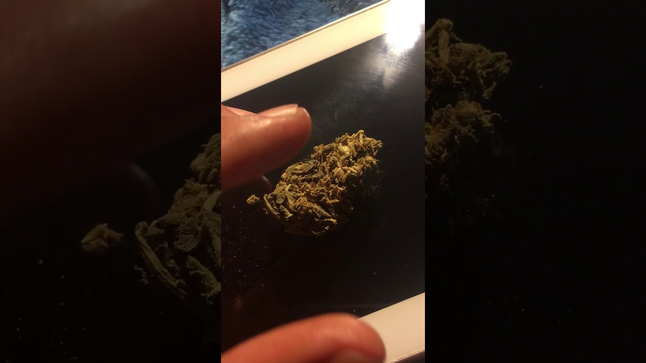 Weed with glass particles