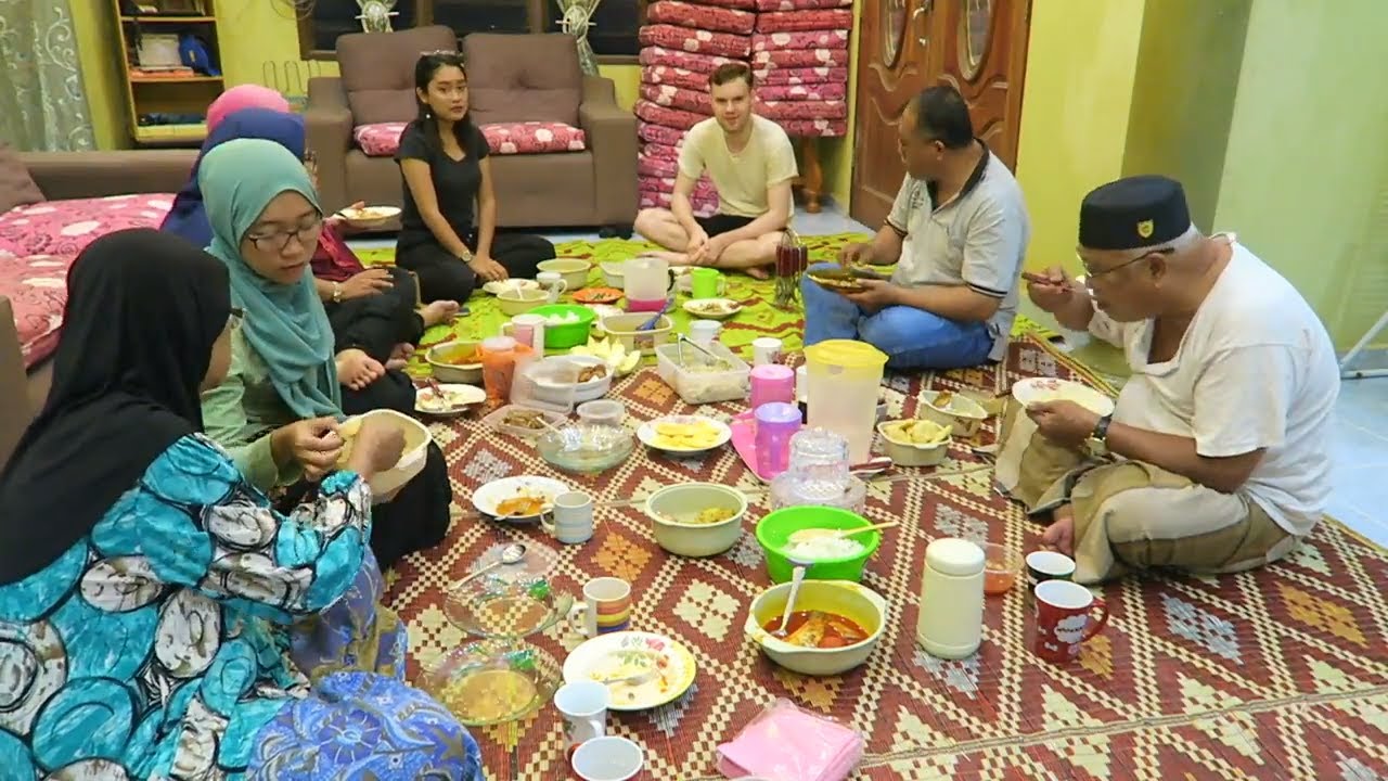 BRITISH TRIES FASTING WITH MALAYSIAN FAMILY FOR RAMADAN 🇲🇾
