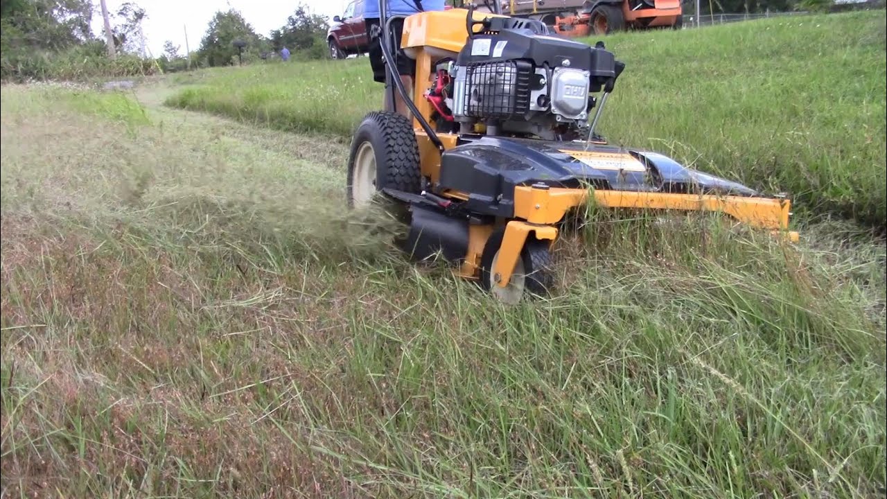 Mowing tall thick grass 17 - Cub Cadet CC 800