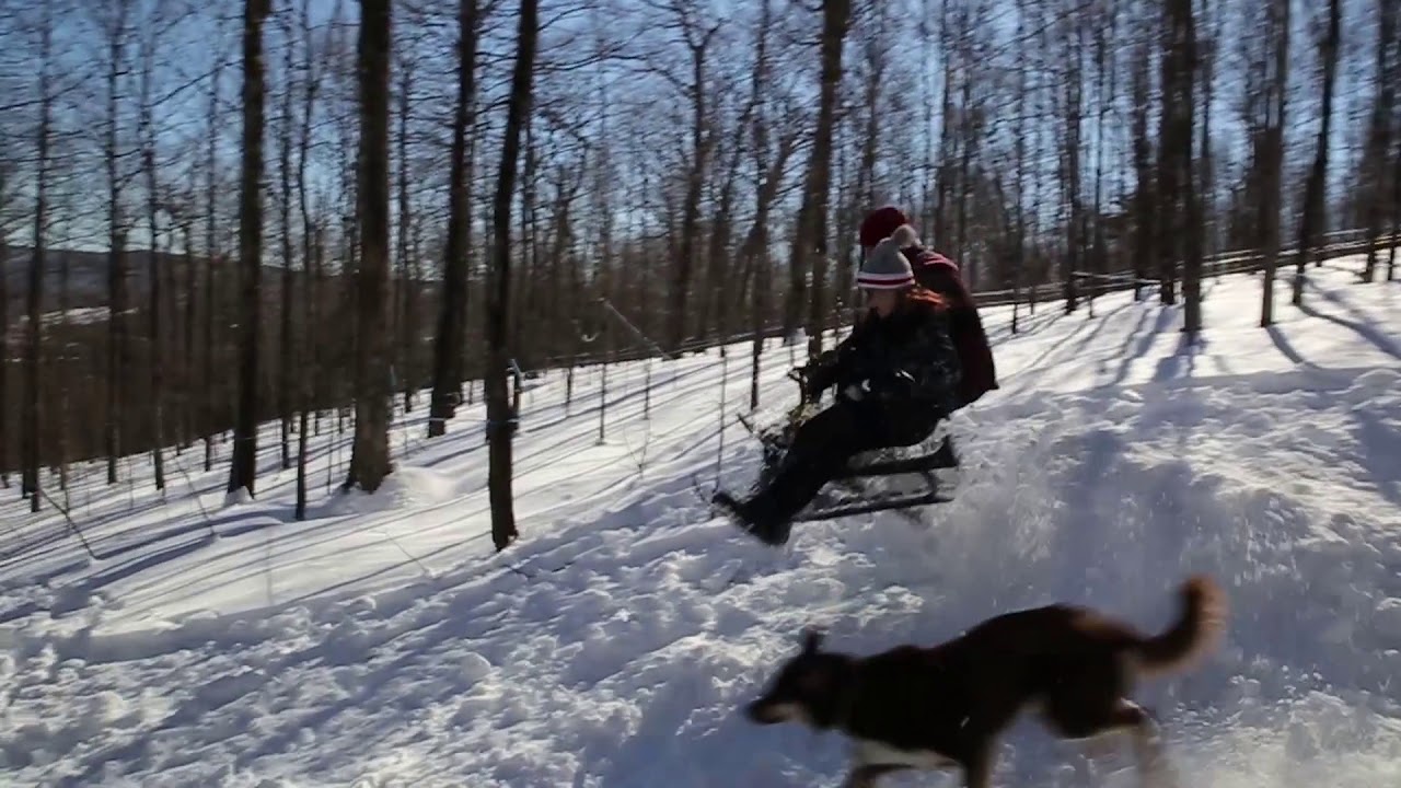 Descente redneck en trois-skis QU&Eacute;B&Eacute;COIS