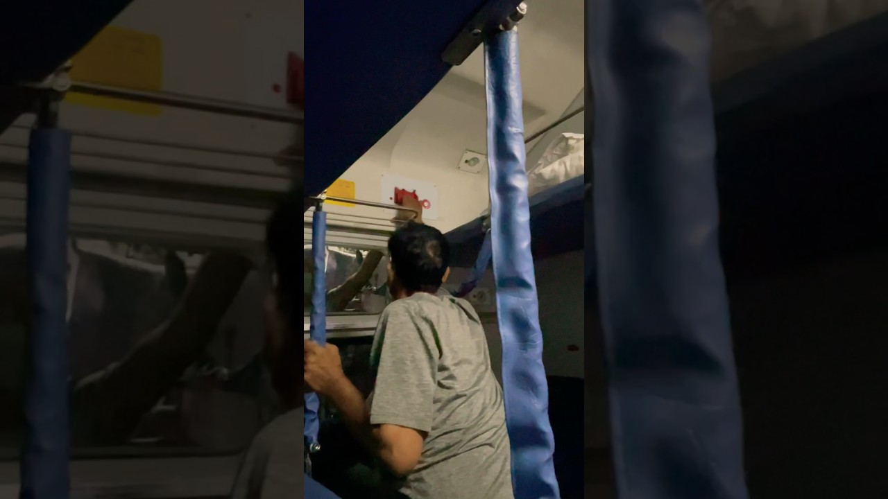 Live Chain Pulling In Train #viral #youtubeshorts #shorts
