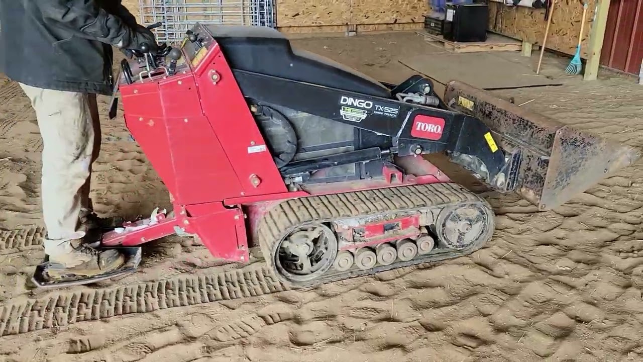 Mini Skid Steer Toro Tx525 for Barn Cleaning Maybe