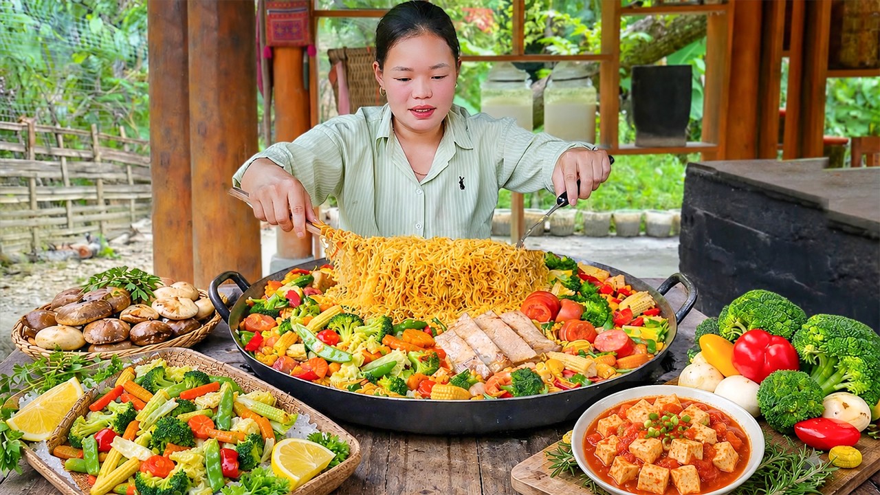 How to Cook Mixed Stir-Fried Noodles with Meat and Shrimp to Bring the Market to Sell | Rural Life