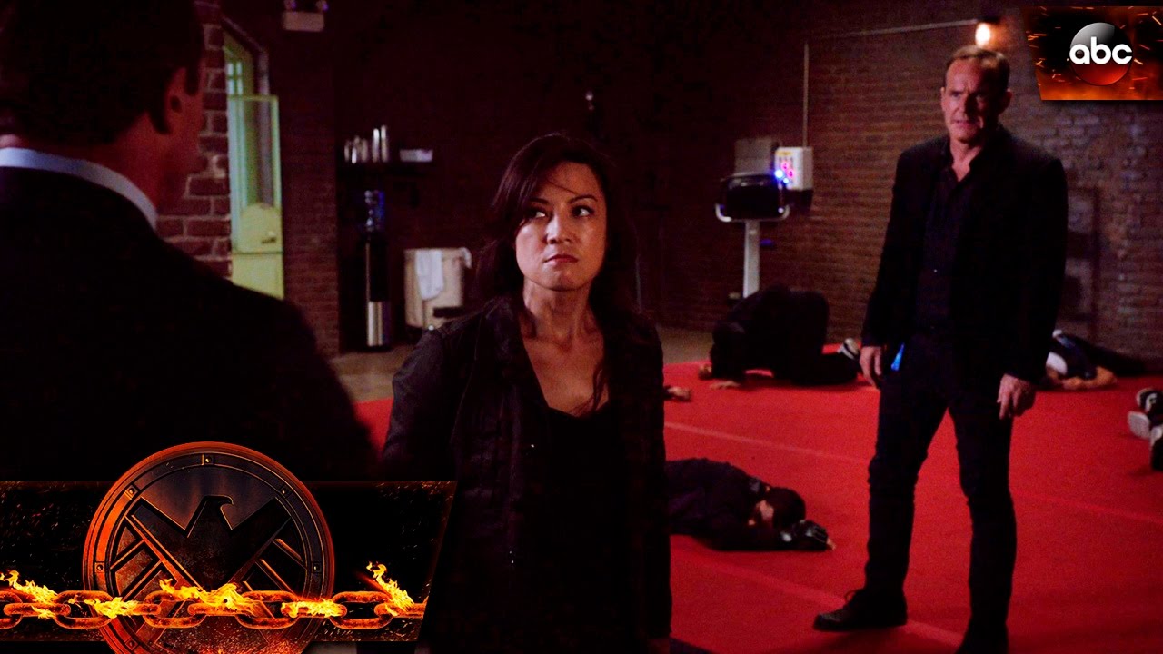 Kick@$$ Move of the Week: May Takes on the Team - Marvel's Agents of S.H.I.E.L.D.