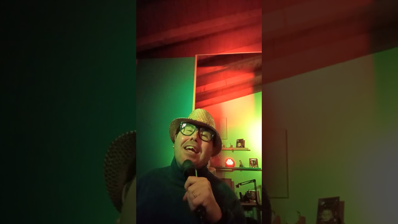 Cantante Giovi siciliani 2  canzoni una bella beguine Madonna luna è un bel cha cha cha Serafino