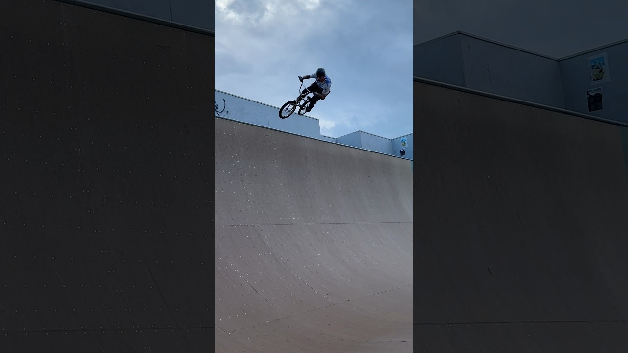 Bmx vert ramp 