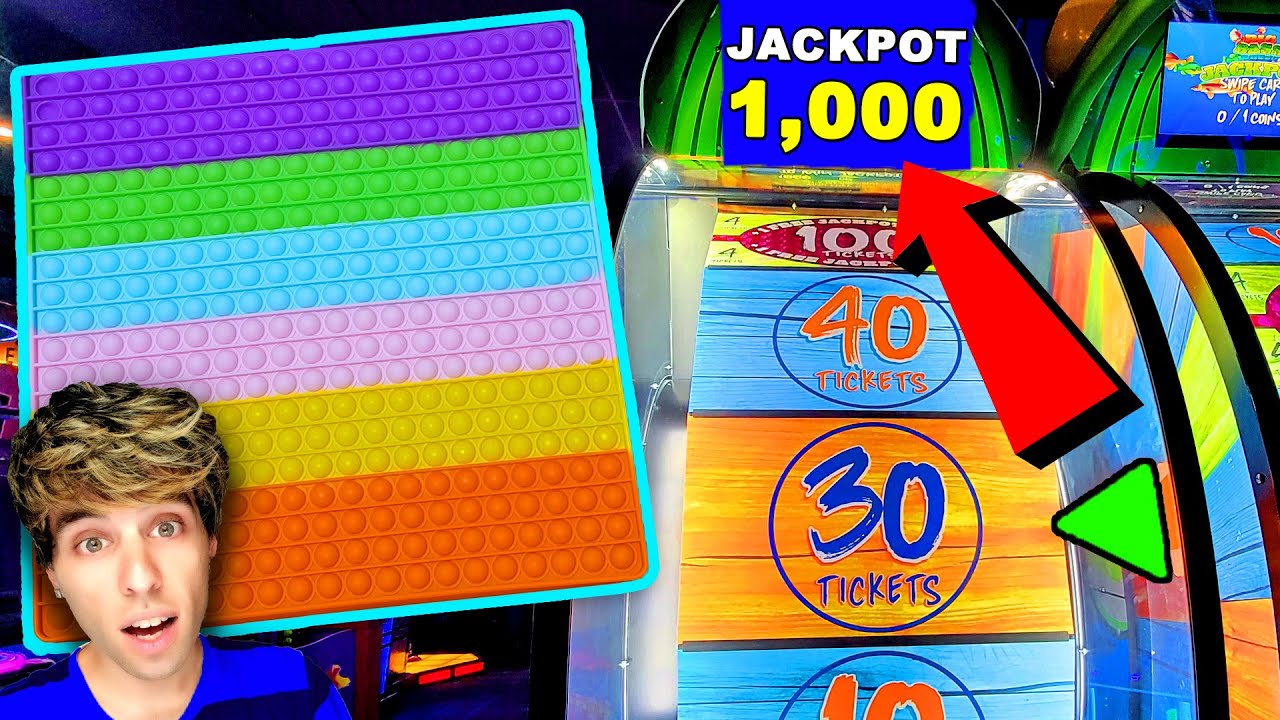 Can We Win a GIANT POP IT with Arcade Game GLITCHES?!