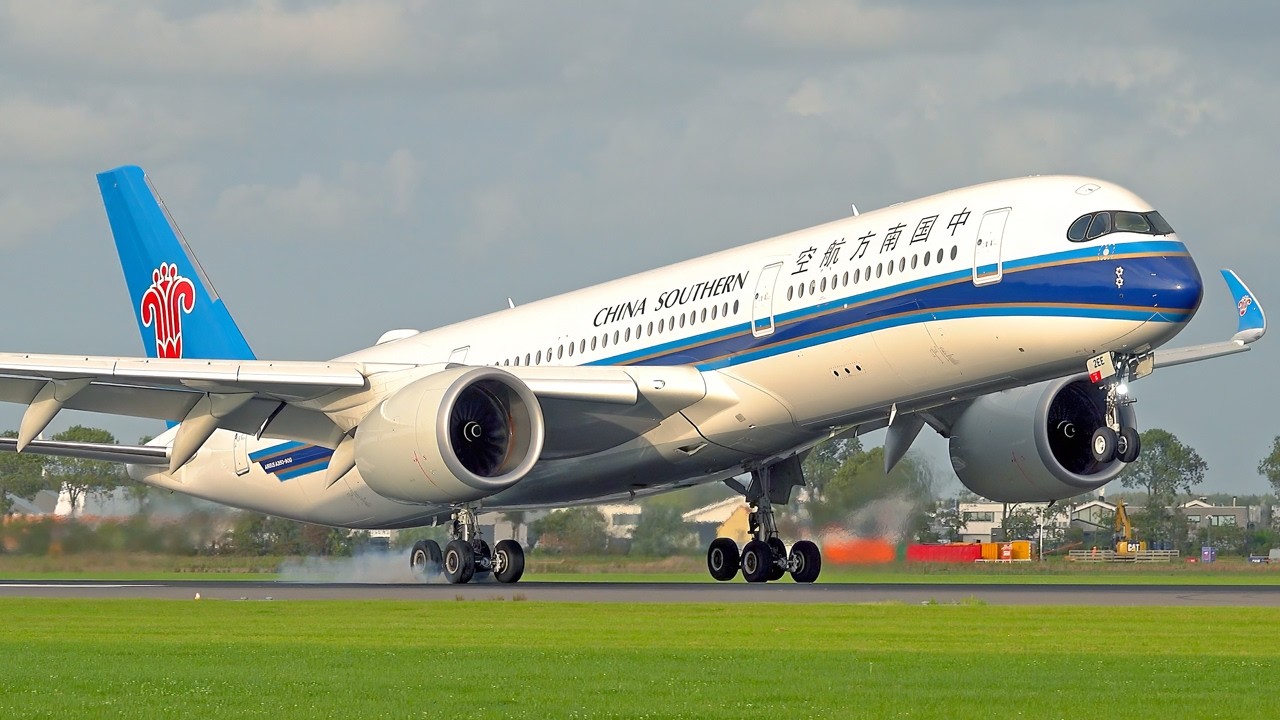 [4K] THE BEAUTY OF THE A350 ✈️ | Amsterdam Schiphol Planespotting