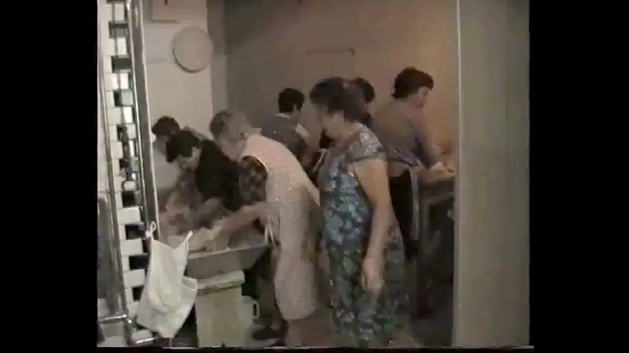 Come si faceva il pane una volta.  Mussomeli - (1- 11- 1999)