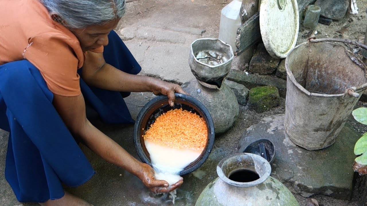 Dhal curry // Sri Lankan recipe filmed in a village // Red lentils - Parippu curry