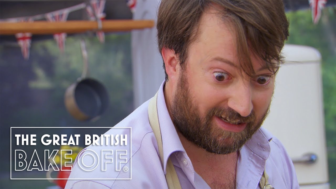 Дэвид Митчелл готовит серую жижу | The Great Comic Relief Bake Off