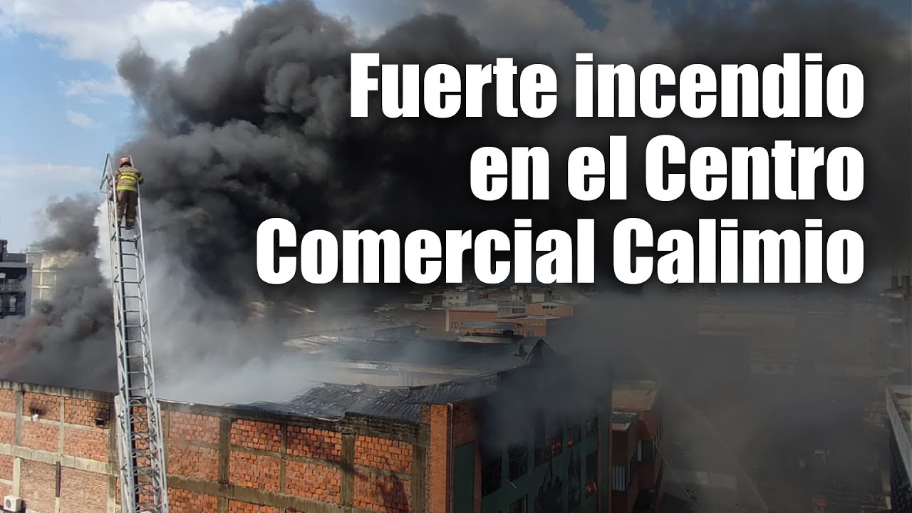 Fuerte incendio consumió varias bodegas en el Centro Comercial Calimio en Cali