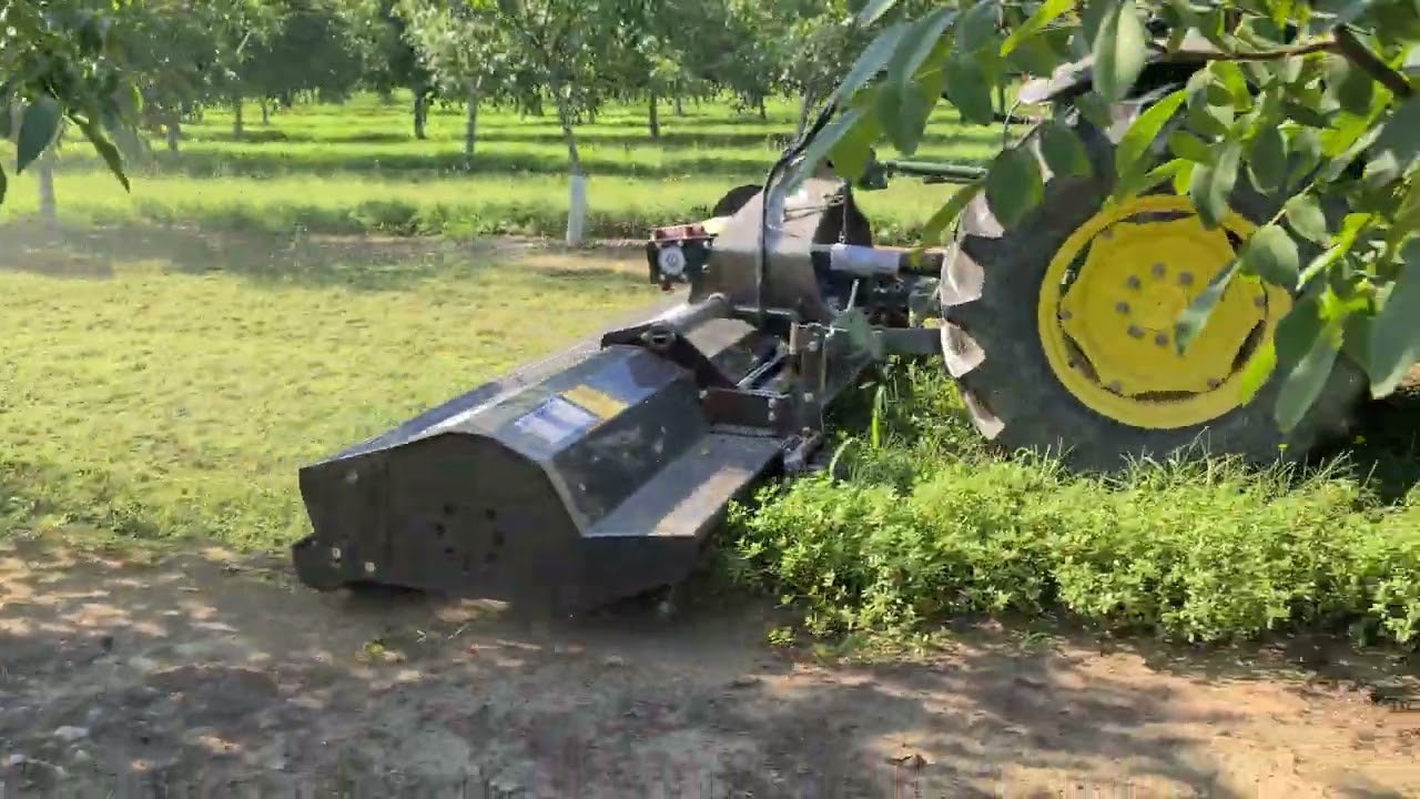 AGRIPIÚ & PALLADINO: TRINCIASARMENTI TSG + JOHN DEERE 5080G