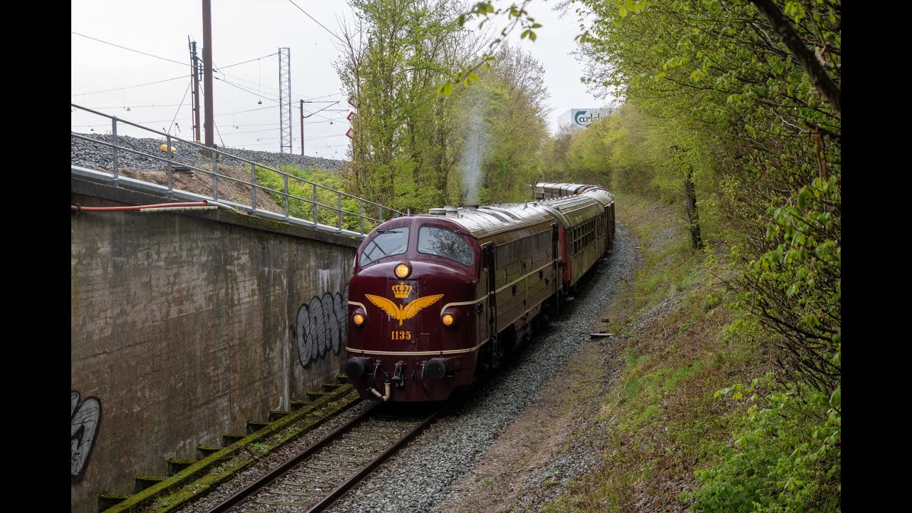 Danmarks Jernbanemuseum - MH 304 samt diverse vogne til Veteranbanen Haderslev Vojens - 20-04-2024