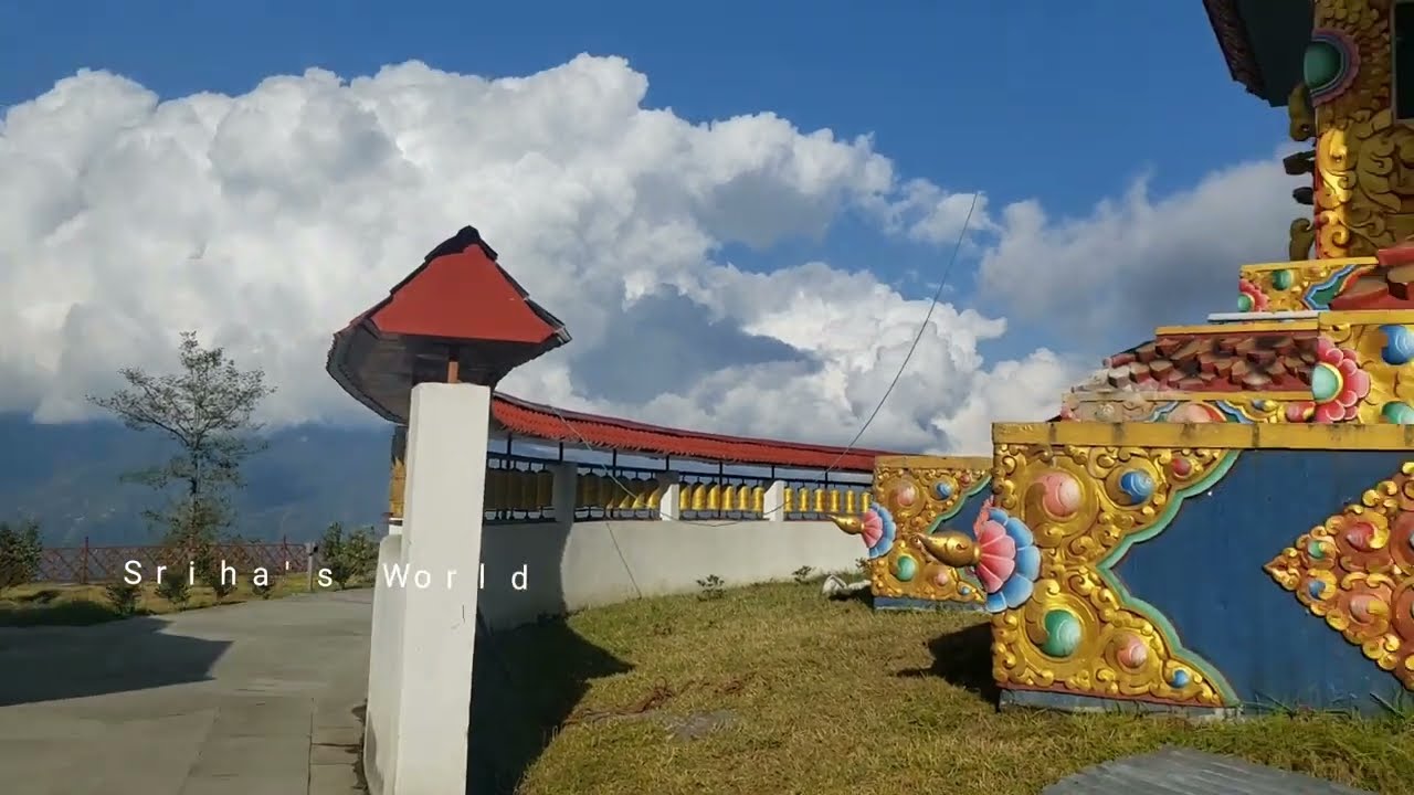 Walking on Glass bridge|| pelling sky walk || Pelling #vlogs| sriha space