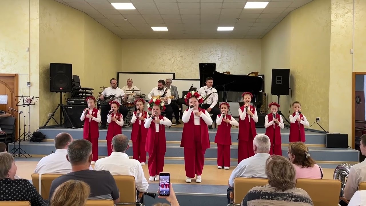 Ансамбль «Зернята», молодша група, ДМШ 1, «Квітка», сл. та муз. Р.Надвірнянського, кер.Дронова О.А