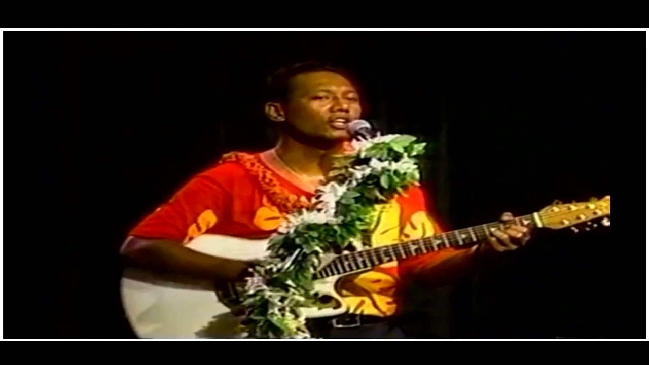 "Eku'u morning dew"  &  "Kawohikukapulani" The Makaha Sons of Ni'ihau - Makaha Bash