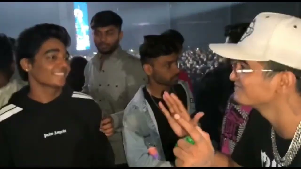 RAP BATTLE WITH ROHIT ZINJURKE | MCSTAN MUMBAI SHOW!