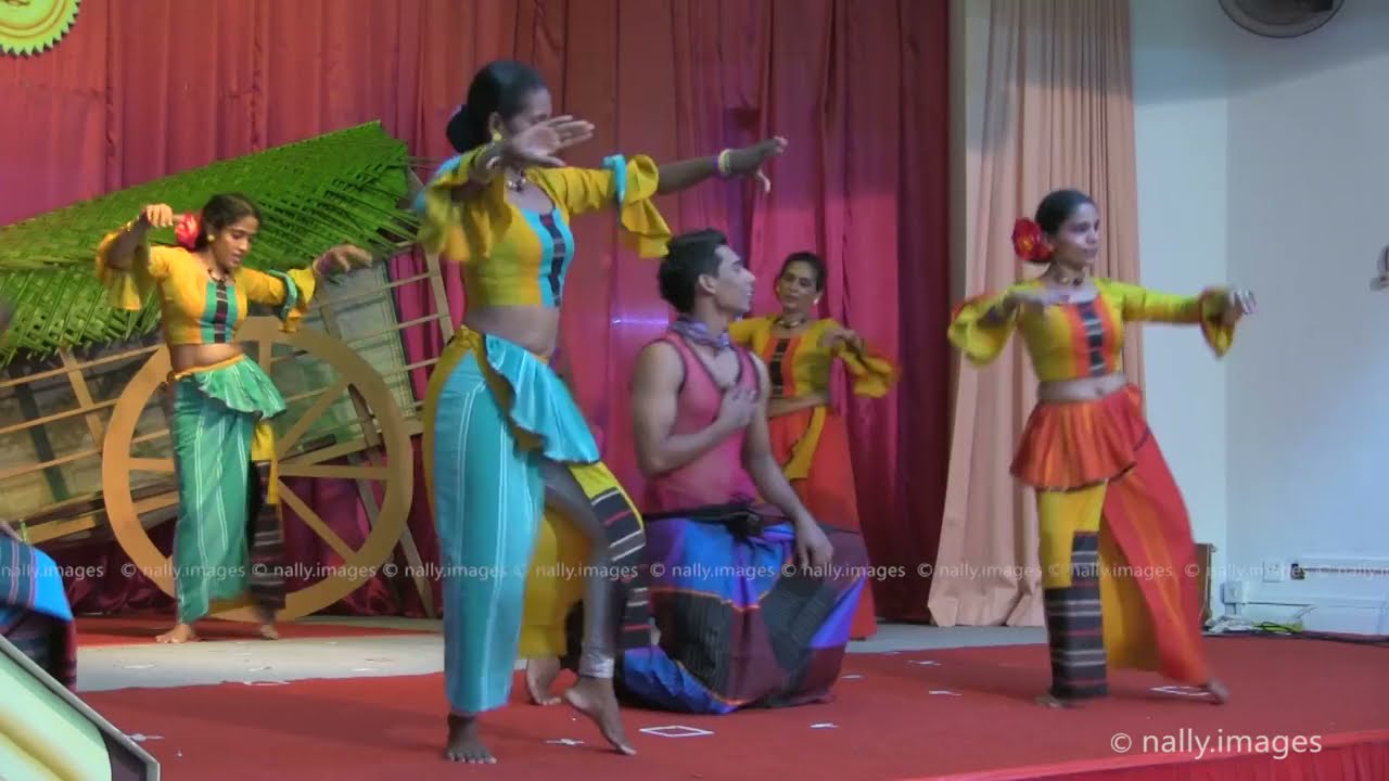 Song: Hoiya Hoiya, New Year Cultural Show Singapore 2014