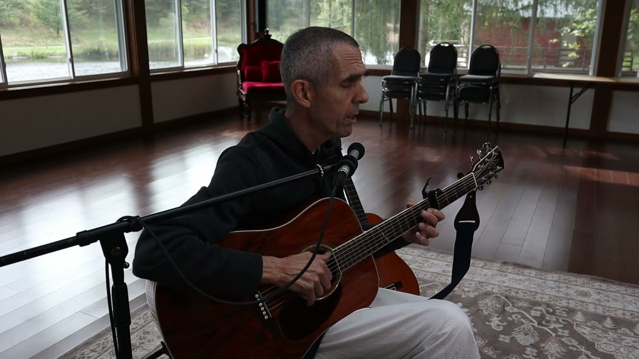 Kripamaya Prabhu singing 
