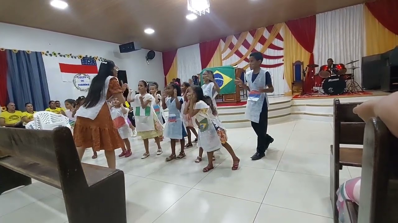 grupo de crianças. muito lindo apresentação