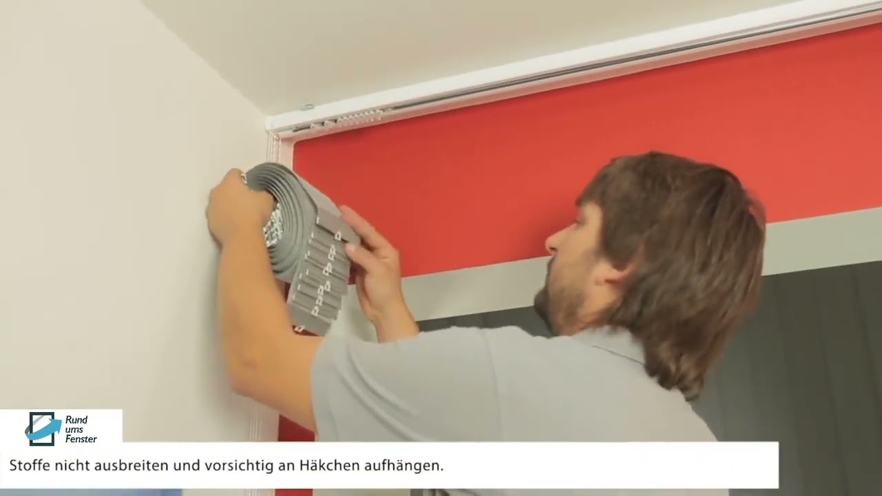 Montage eines Lamellenvorhangs