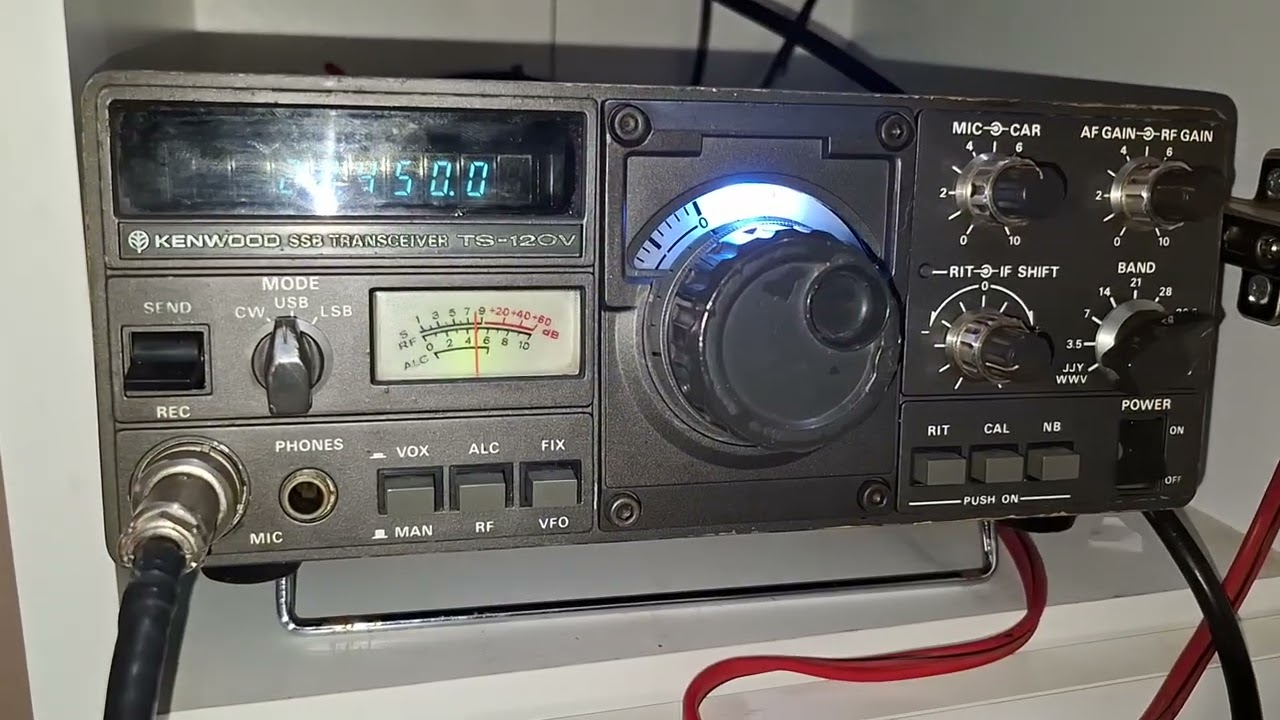 Radio Amateur marocain, QSO de CN8GFH & PH9HB sur 10M via KENWOOD TS 120 V. 18/11/2025