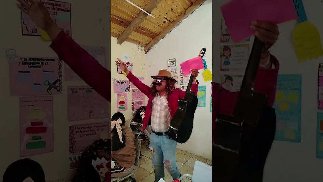 Meche #sorpresa se #llevo en la #secundaria con el entrego del #ramo #felicidades por la #sorpresa #