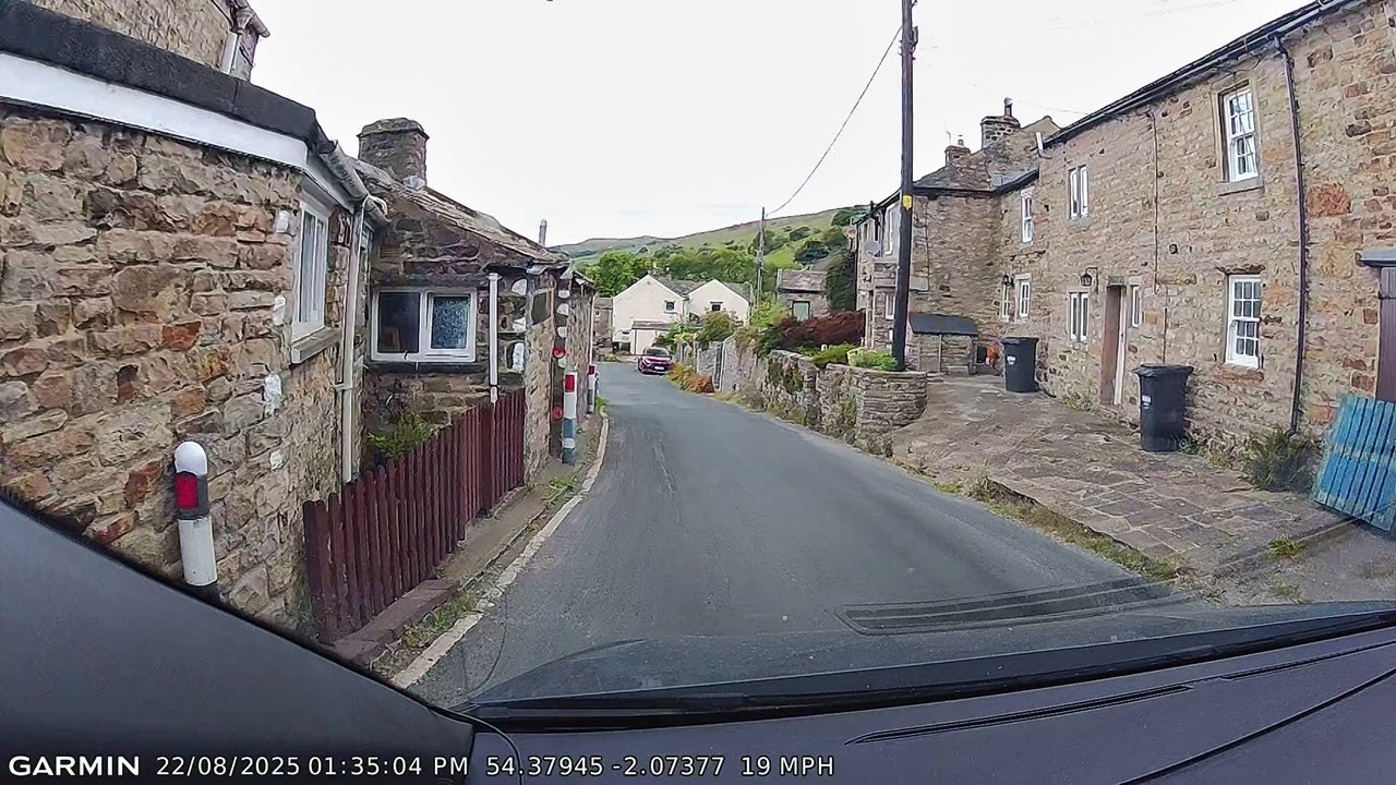 Swaledale from Reeth to Buttertubs