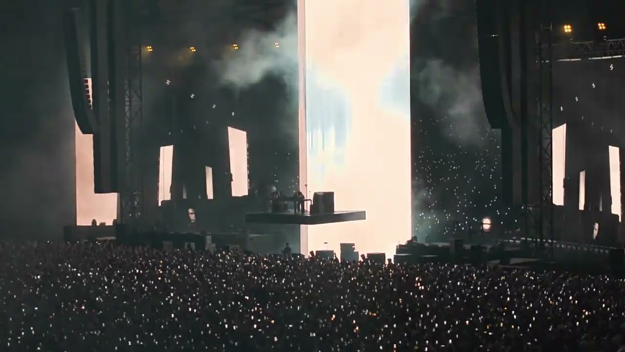 David GUETTA au Vélodrome - I'm blue + Intro Monolith TOUR 2025