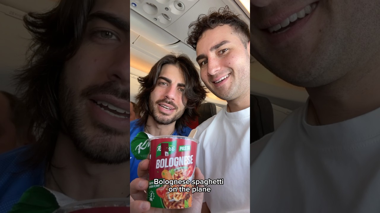 Italians try SPAGHETTI ON THE PLANE