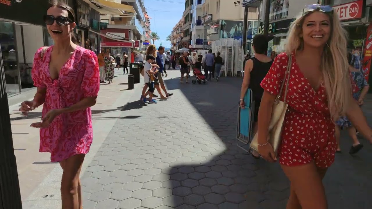 BENIDORM 🇪🇦 +24&deg;C in October 2022 Old Town Walk Spain Costa Blanca 4K