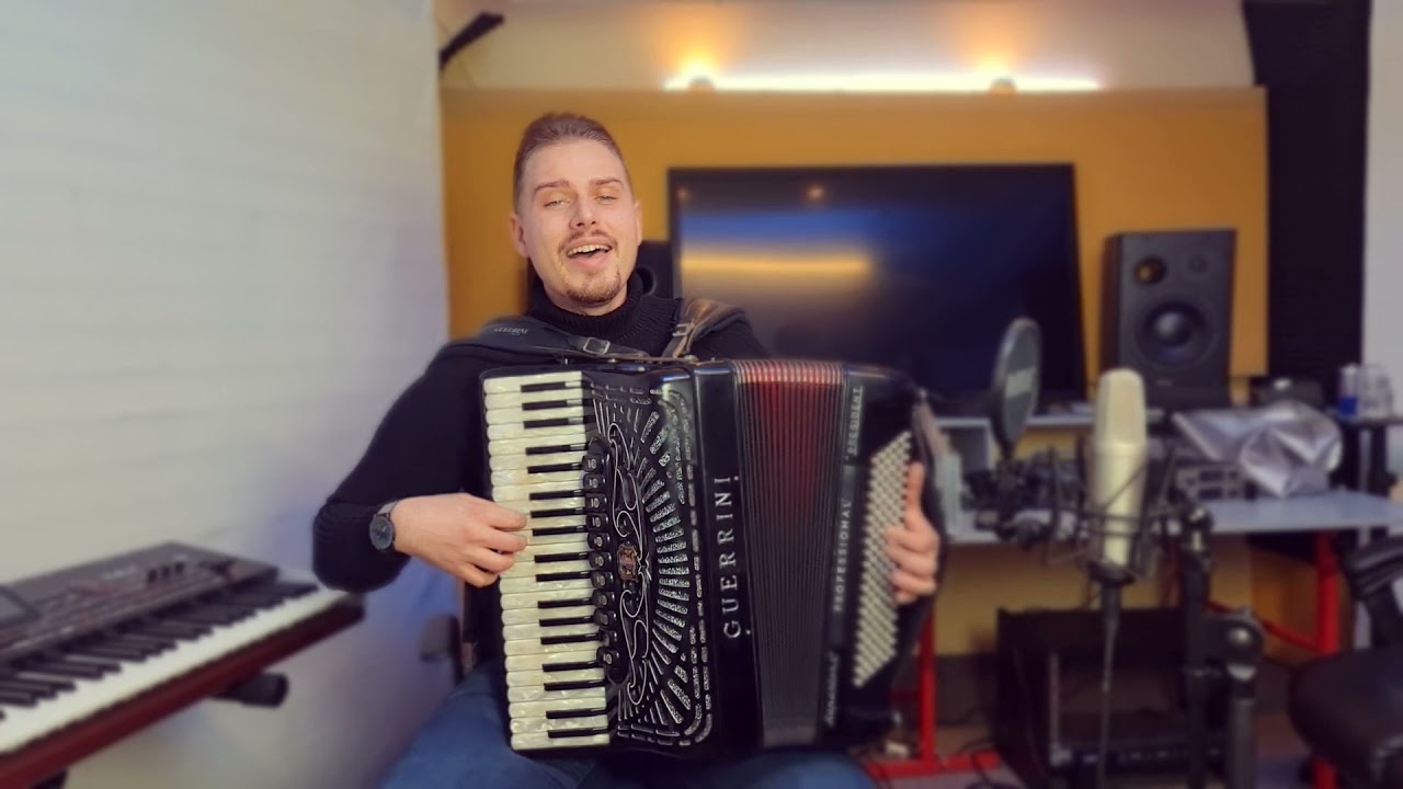 Mix pjesama na Harmonici