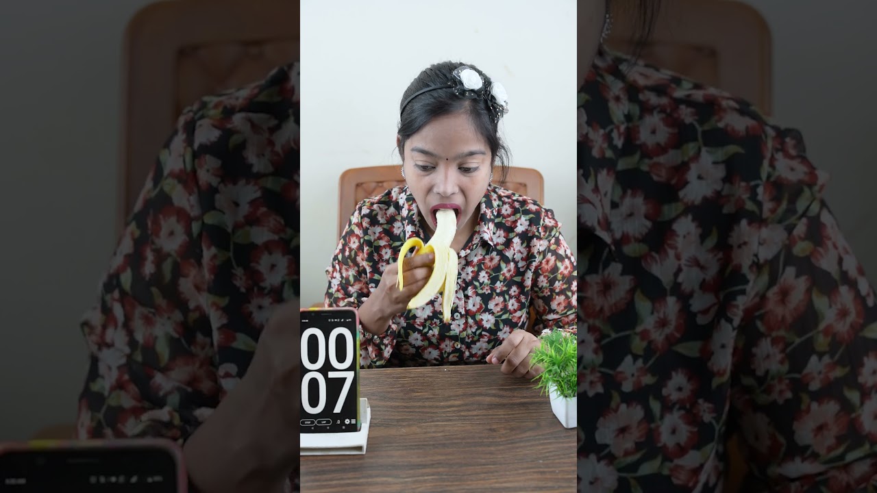 30 SECOND  🍌 BANANA Eating CHALLENGE 😳 | Subscriber Challenge  #shorts #ashortaday #minkutinku