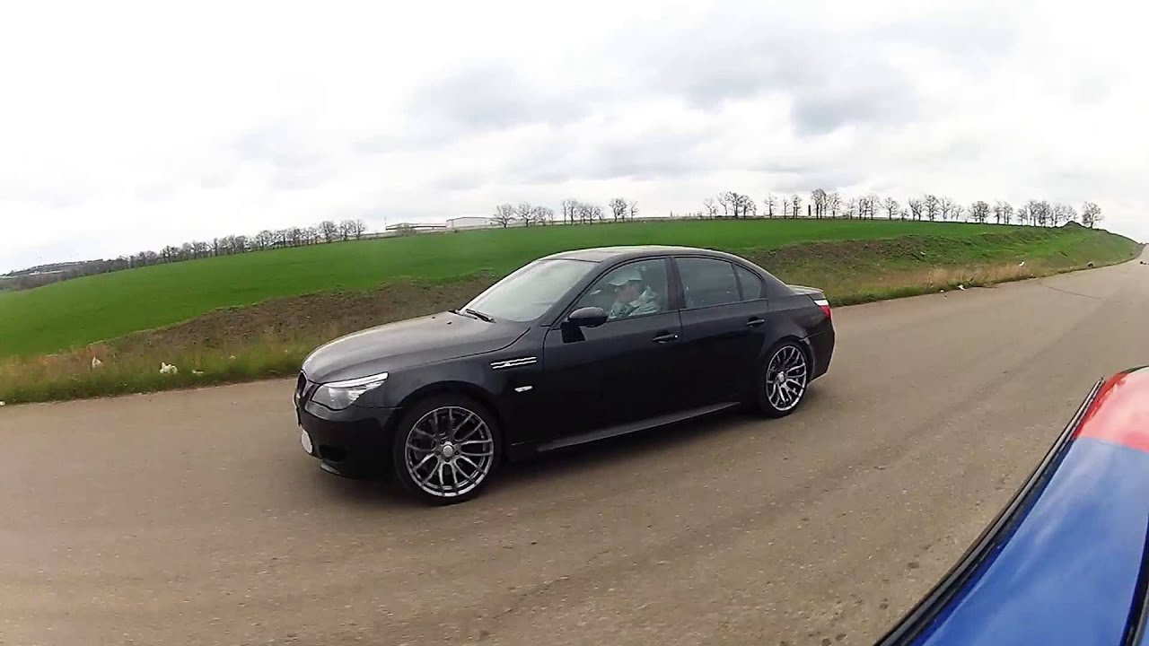 BMW e30 s54b32 vs BMW M5 e60