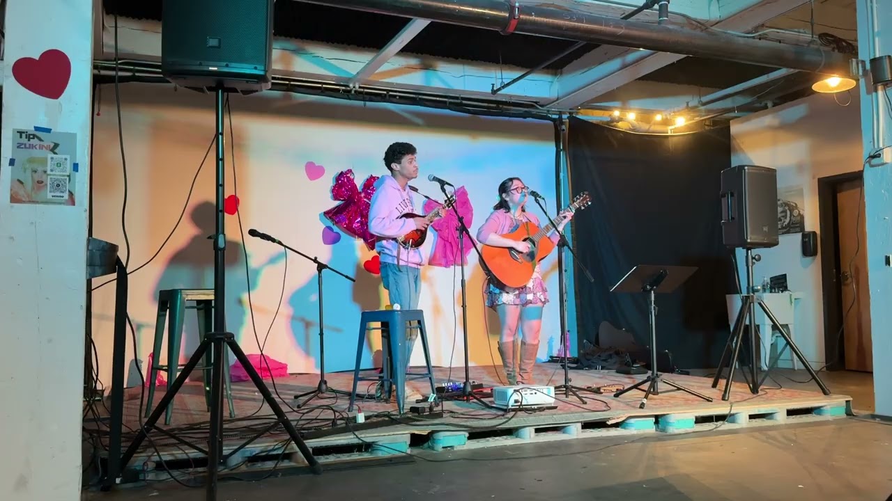 Crossing muddy waters! #folksong #acousticcover #livemusic 