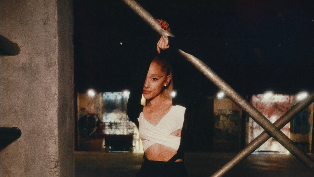 Ariana Grande - the boy is mine (extended)
