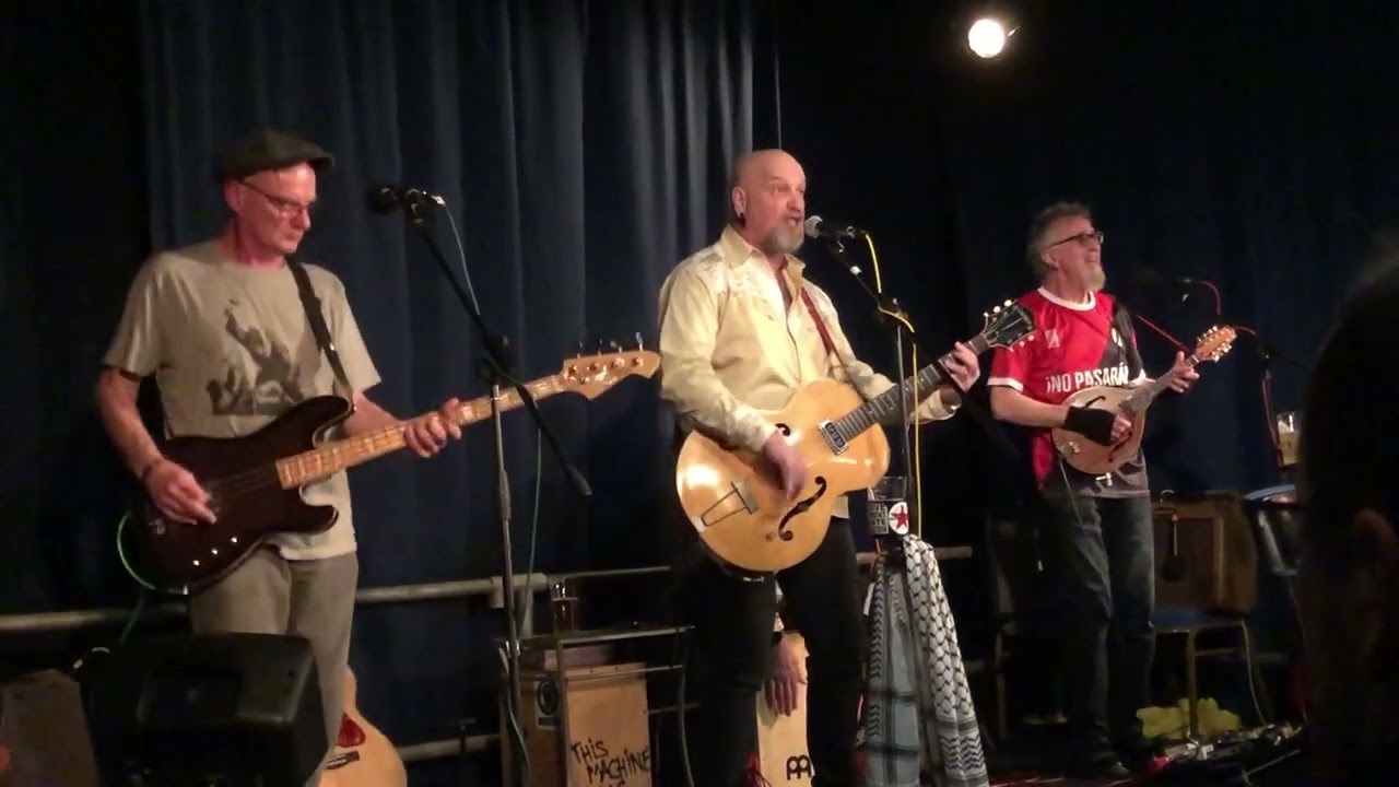 Have a Word, Steve White and the Protest Family - Rose and Crown, Walthamstow 140226 IMG 6621