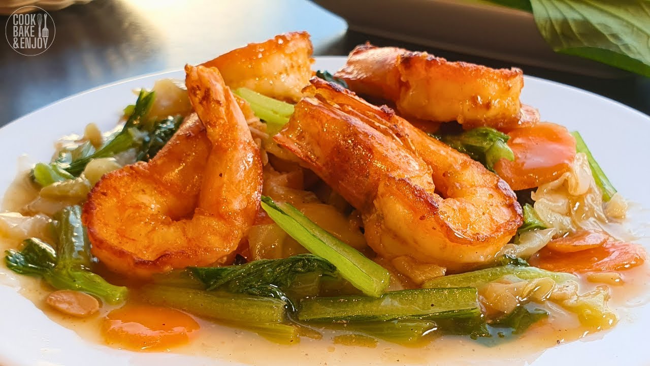 Noodles with Prawn Gravy [ไทยซับ] ราดหน้ากุ้งทอด