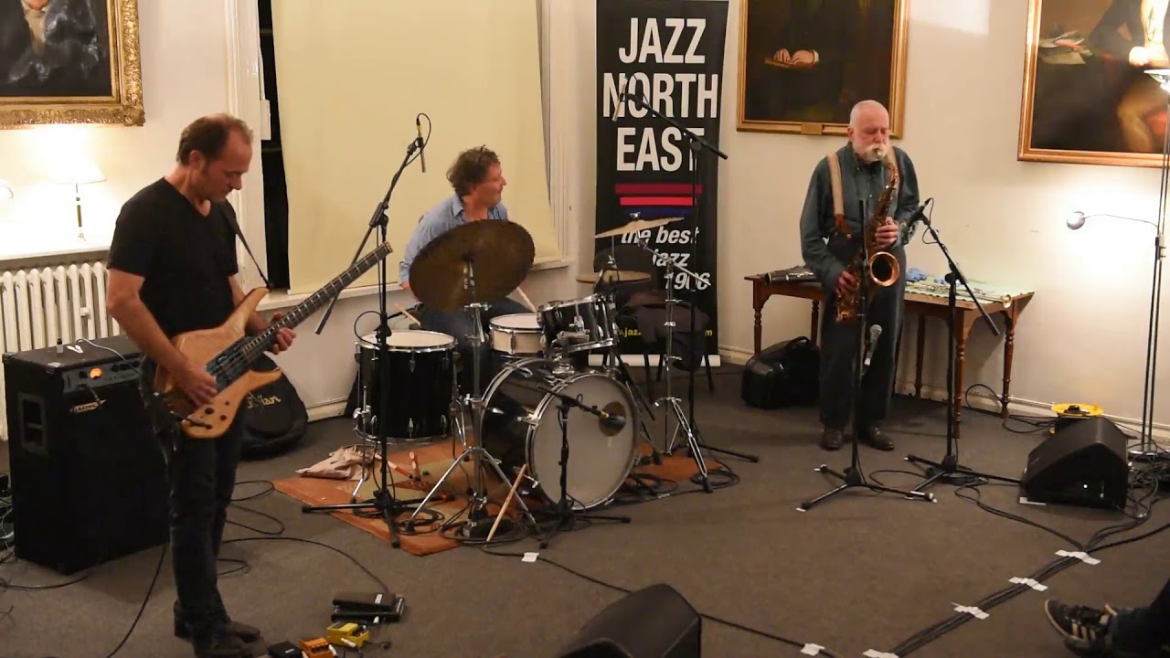 Full Blast: Peter Br&ouml;tzmann / (Reeds) / Marino Pliakas / (E-Bass) / Michael Wertmueller (Drums)