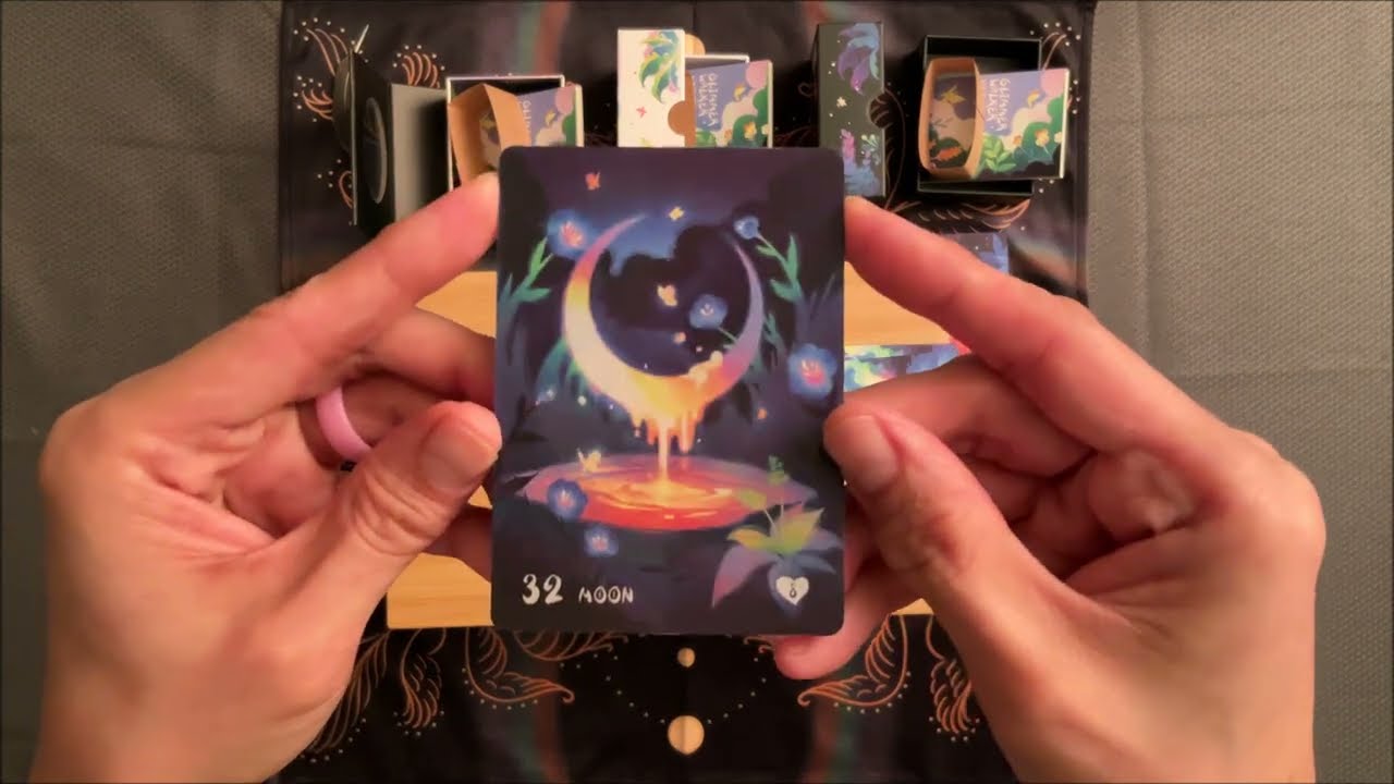 Unboxing and brief first impressions: Glimmer Walker Lenormand by Deck Chi Studio and Lynne