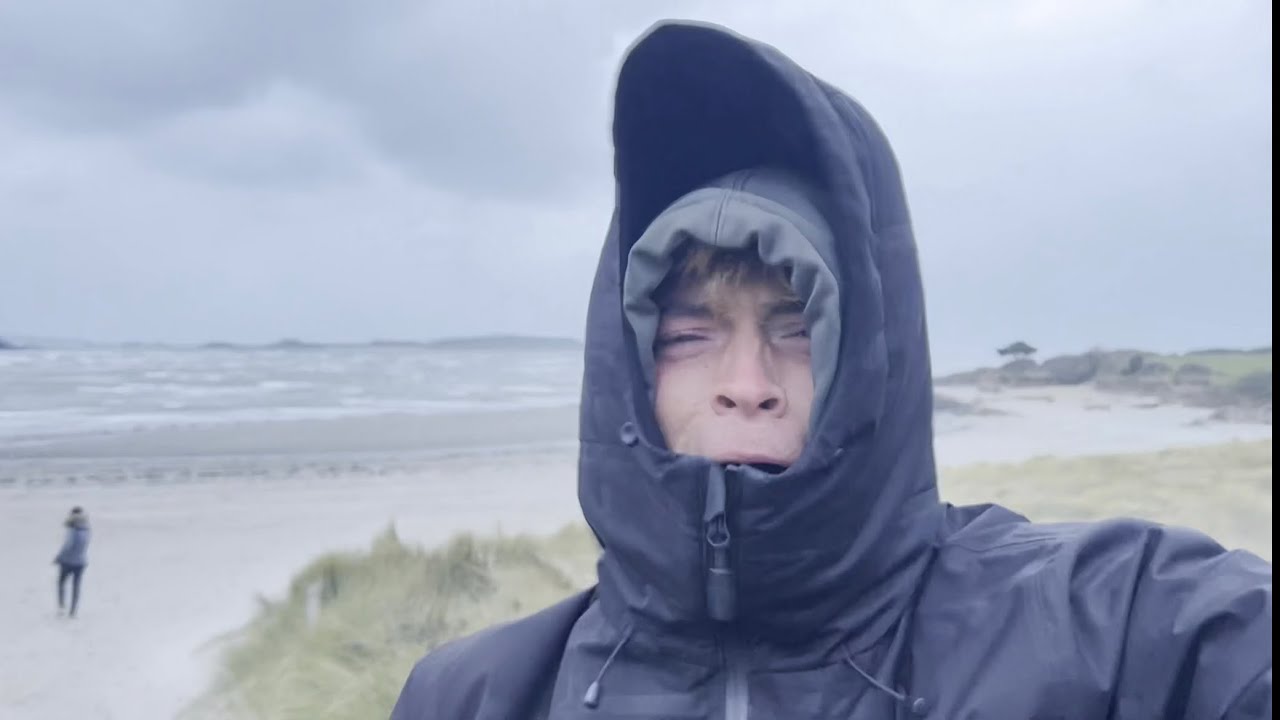 A kitesurfing session in over 50 knots of wind 💨