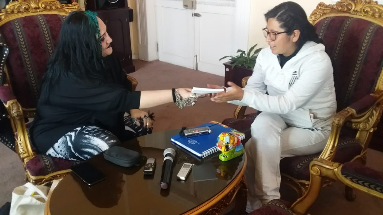 Eva Copa denuncia que la relación con Jeanine Añez no es de respeto y coordinación.
