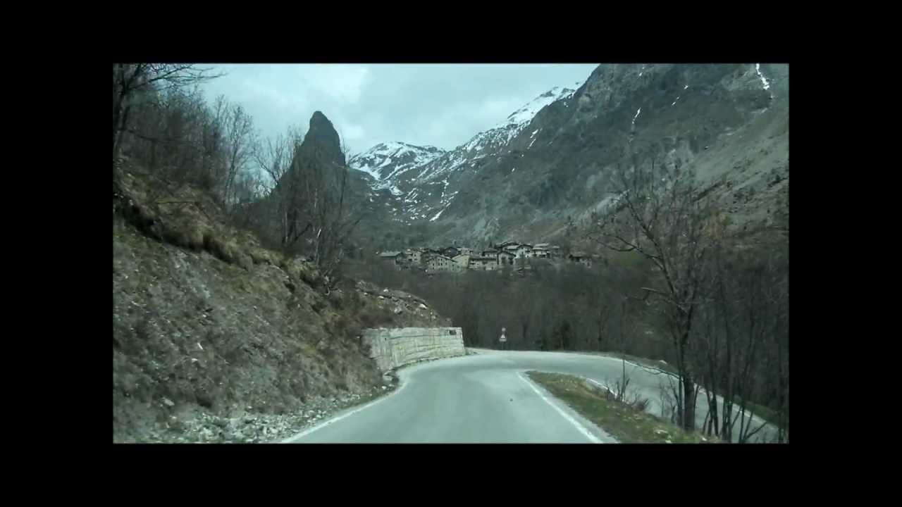 Strada alta Val Maira Incontro col capriolo