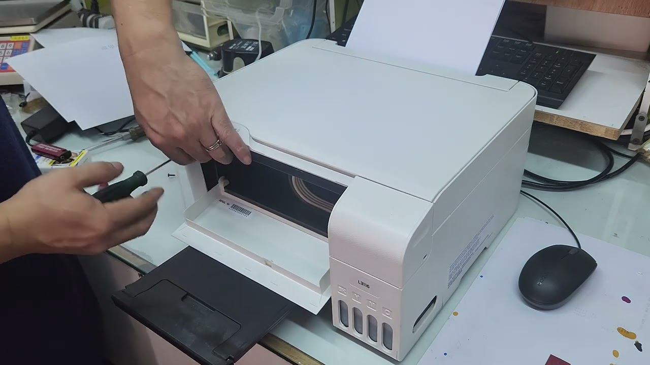 【檢修紀錄】EPSON L3116 | 噴嘴嚴重堵塞 | 浸泡與施打清洗液無改善 | 更換原廠全新噴頭 | 更換完畢列印正常 20250616